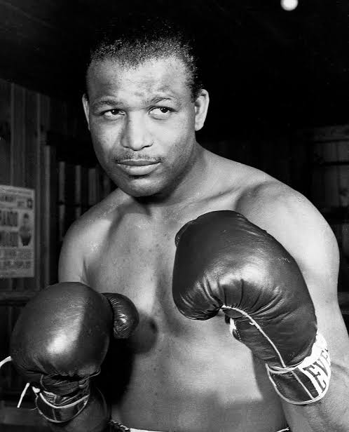Truthdex's tweet image. Top 20 Greatest Boxers Of All Time

1. 🇺🇸 Sugar Ray Robinson  
2. 🇺🇸 Muhammad Ali  
3. 🇺🇸 Henry Armstrong  
4. 🇺🇸 Joe Louis  
5. 🇺🇸 Floyd Mayweather  
6. 🇵🇦 Roberto Durán  
7. 🇺🇸 Rocky Marciano  
8. 🇺🇸 Jack Johnson  
9. 🇺🇸 Sugar Ray Leonard  
10. 🇺🇸 Harry Greb  
11. 🇺🇸 Mike Tyson…