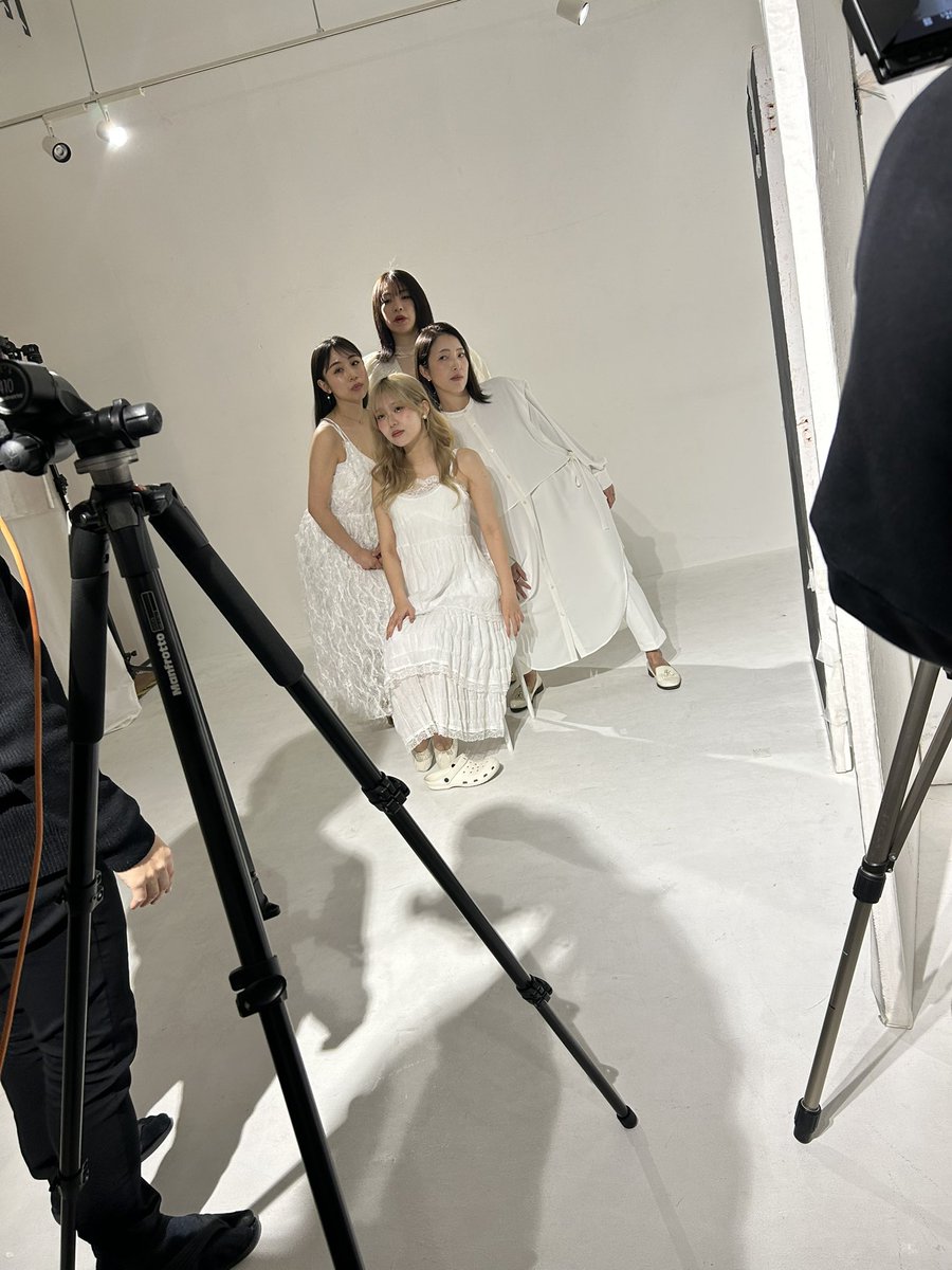 mi_produce_69's tweet image. #Miぷろ
ビジュアル撮影無事に終わりました！！
流石のカメラマン山ぴー(＠minna_yamashi )
とキャストとゲスト様でして。

もぉとんでもない撮れ高でした📸

色々と解禁を楽しみにしていてくださいねっ