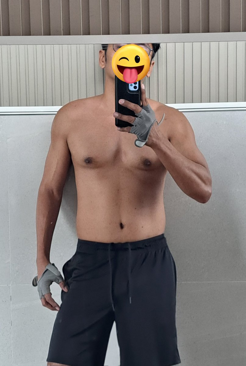 daddyhotRico's tweet photo. Not buff, not big just feeling sexy..
😄☺️😜 https://t.co/Dua6eV0ikD