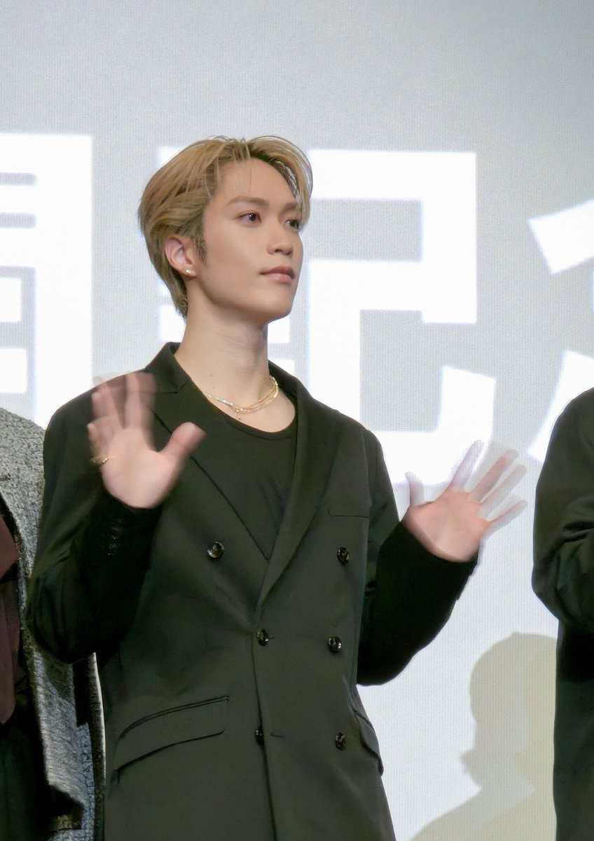 (2点)ボウ•*¨*•.¸♬︎ 下からのアングルでもかわいい🐱 #BATTLEOFTOKYO