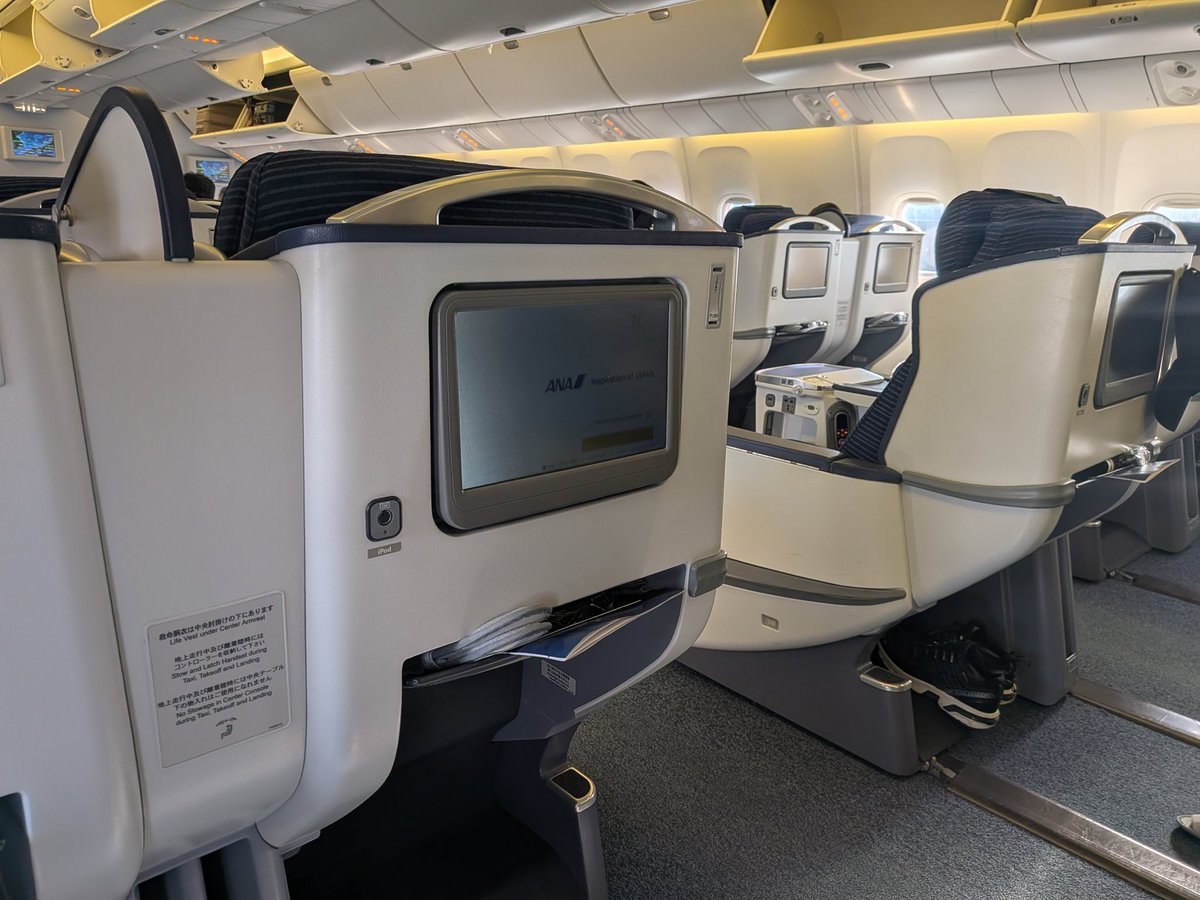 ムロマル tweet media