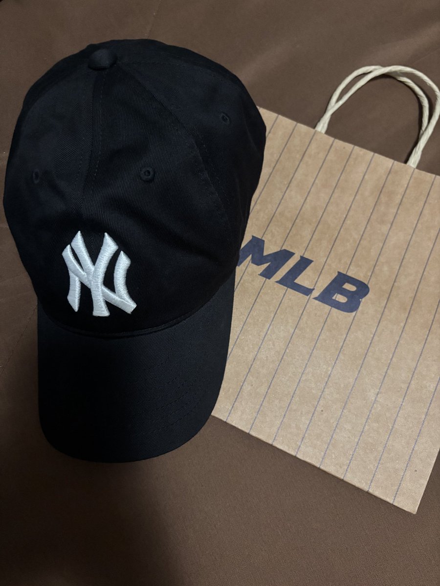 krumkrimms's tweet photo. ปล่อยต่อ หมวก MLB ของแท้ 100%
 👉🏻 1,000 บาท free shipping ka
หรือ นัดรับได้ตาม MRT สายสีน้ำเงิน kaa
สนใจ Dm มาดูเพิ่มเติมก่อนได้น๊า ซื้อมาใส่ไม่ถึง3ครั้ง 😸
 #ส่งต่อหมวก #หมวกmlb #หมวกมือสอง #ส่งต่อ #ปล่อยต่อหมวก #ส่งต่อหมวกมือสอง #ส่งต่อเสื้อผ้ามือสอง https://t.co/Ki7ebHfiTa