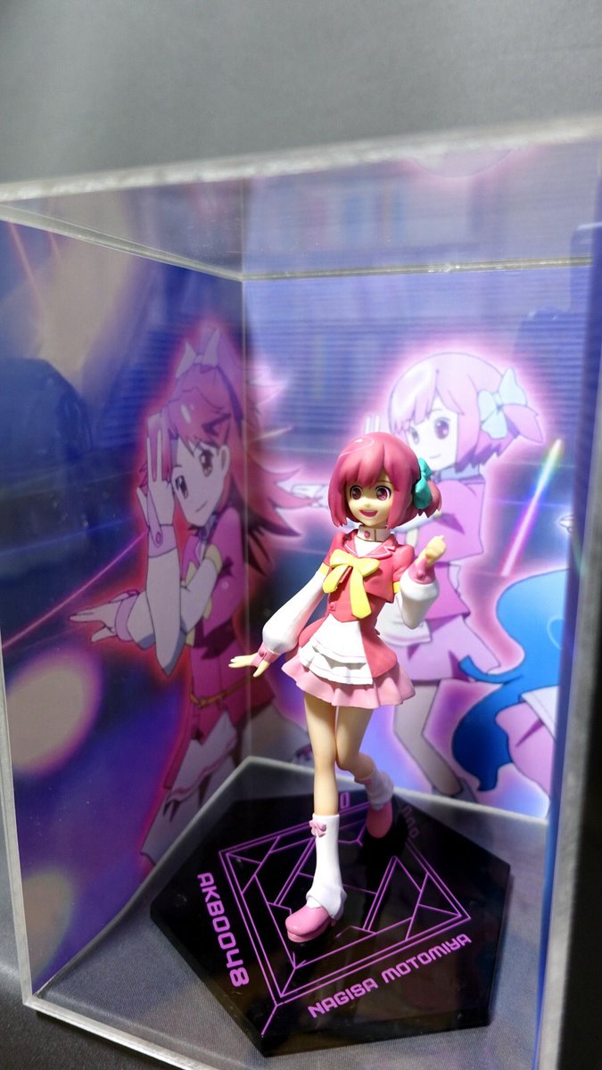 今日は本宮凪沙の誕生日。 フィギュアのバックようやく仕立てました