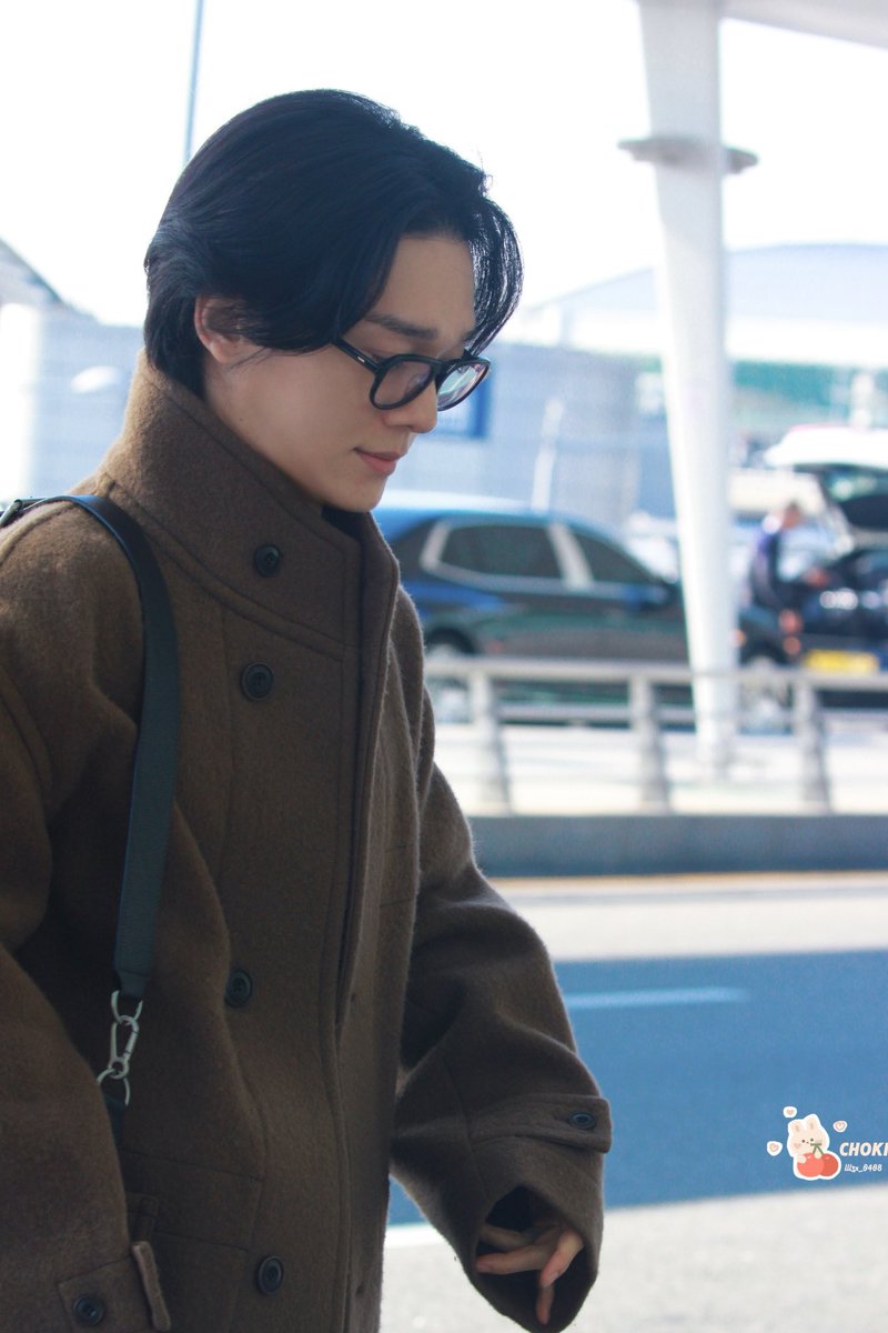 enjieLou's tweet photo. The hair difference from January 2nd airport previews to today, January 24th 🫠💛 I can officially say that I love the new haircut 🤩 https://t.co/j2IzowDjJn