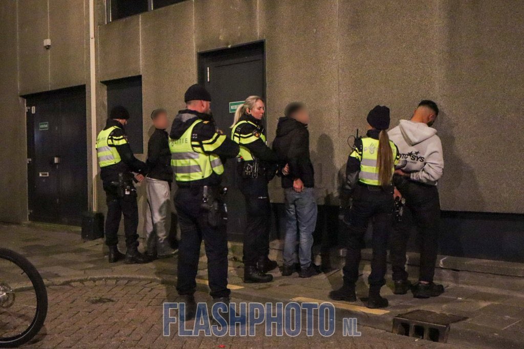 Drie aanhoudingen na mishandeling in steeg in Rotterdam