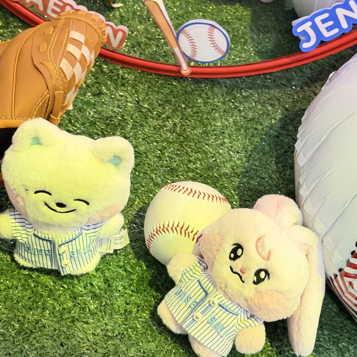 giftxsmile's tweet image. ⚾️🐶🐱🎀🍀

— @nomin_th_sp 
#WINDUPSupport_Th

ACTORS JENO &amp;amp; JAEMIN TAKEOVER
#와인드업 #WINDUP #제노 #재민 #JENO #JAEMIN #제노재민_꿈을향해_와인드업 
#JENOXJAEMIN_WINDUP