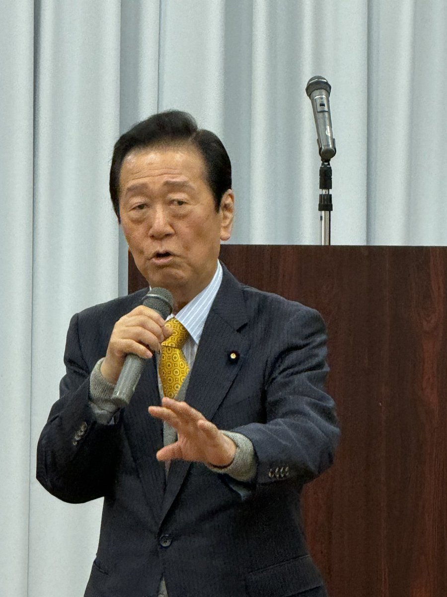 ozawa_jimusho's tweet photo. 地元では「なんで今、解散？あれだけ予算だ経済だと言っていたのに」という声が大半。
この解散は統一教会問題を隠し、裏金議員を復活させるための、総理のための解散です。850億円の税金を無駄に遣うだけ。
まず、自民党利権政治を壊し、政治体制を根本から大転換しないと、国が滅ぶことになります。 https://t.co/fZYprLyqkc