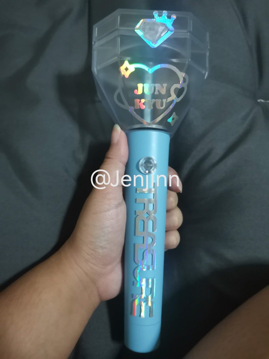 Jenjinn's tweet photo. ส่งต่อแท่งไฟ เด็กสมบัติ ใช้งานได้ปกติทุกอย่างใช้ในคอน 2ครั้ง  500 รวมส่ง
สนใจ DM #ตลาดนัดเด็กสมบัติ #ตลาดนัดเทรเชอร์ #ตลาดนัดtreasure https://t.co/1rFLlOG13B
