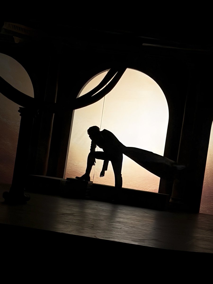 weareoneEXO's tweet image. 기꺼이 받을 Crown

#EXO #엑소 #weareoneEXO
#Crown #REVERXE