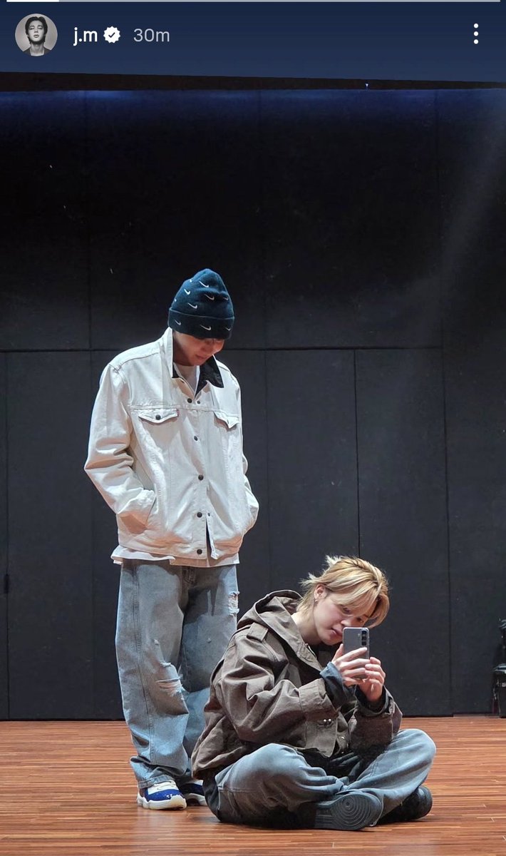 winnttaebear's tweet image. Jimin and j-hope came home