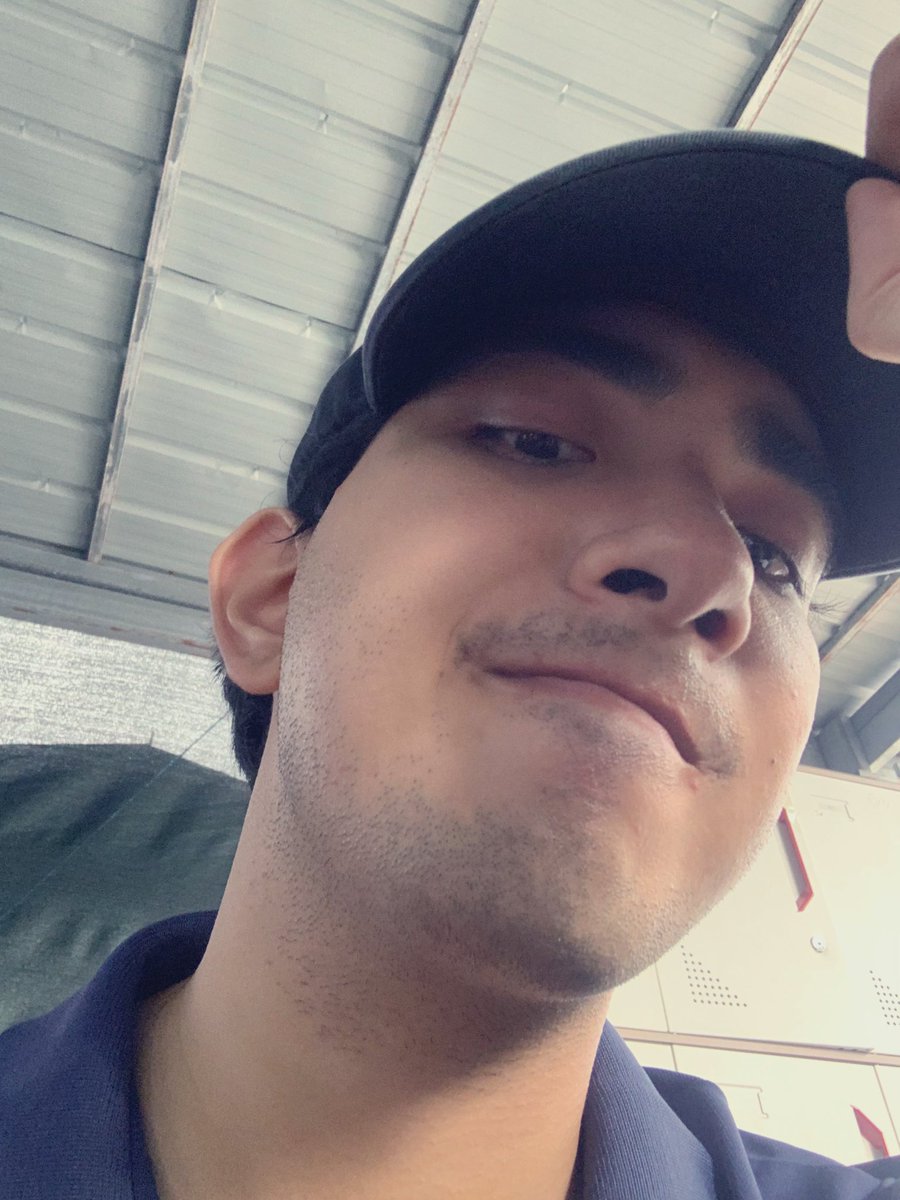 Ikenkennot's tweet photo. Puyat pagod at gusto lang matulog~ https://t.co/PMr5fChaAr