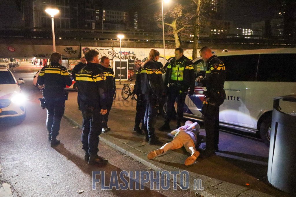 Man met steekwond aangetroffen na ruzie, verdachte getaserd in Rotterdam