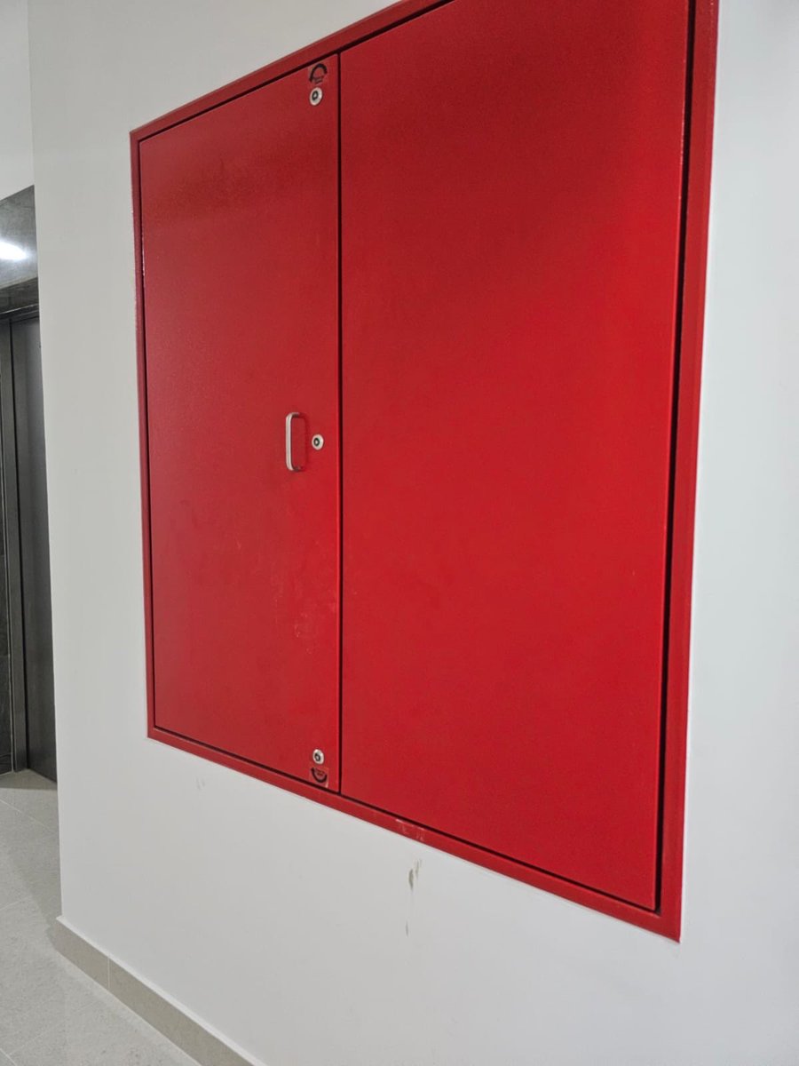 Dear <a href="/Fdc_mv/">Fahi Dhiriulhun Corporation Limited</a>

It would be wise to consider yourselves lucky &amp; take lessons from this incident to improve the fire safety preparedness in your buildings

Let’s start with these boxes:
- Literally no indication of fire hose reel
- The box is kept LOCKED with no key available

(1/4)