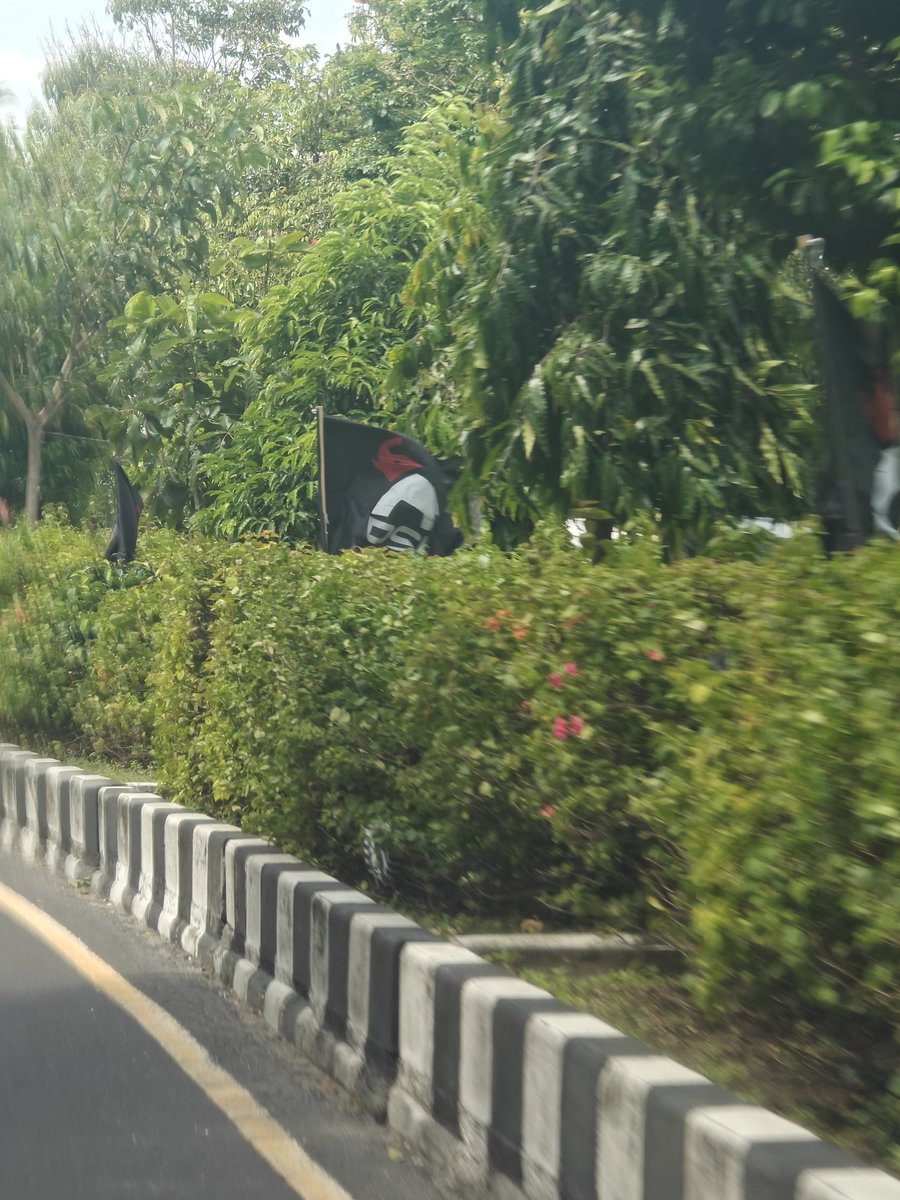dariuschris's tweet photo. @psi_id JANGAN nyampah di Bali... Digitalisasi lah. 1- 2 biji wajarlah tapi kalau kayak  gini udah ngespam aja.... @kaesangp https://t.co/NEkRpTS2QG