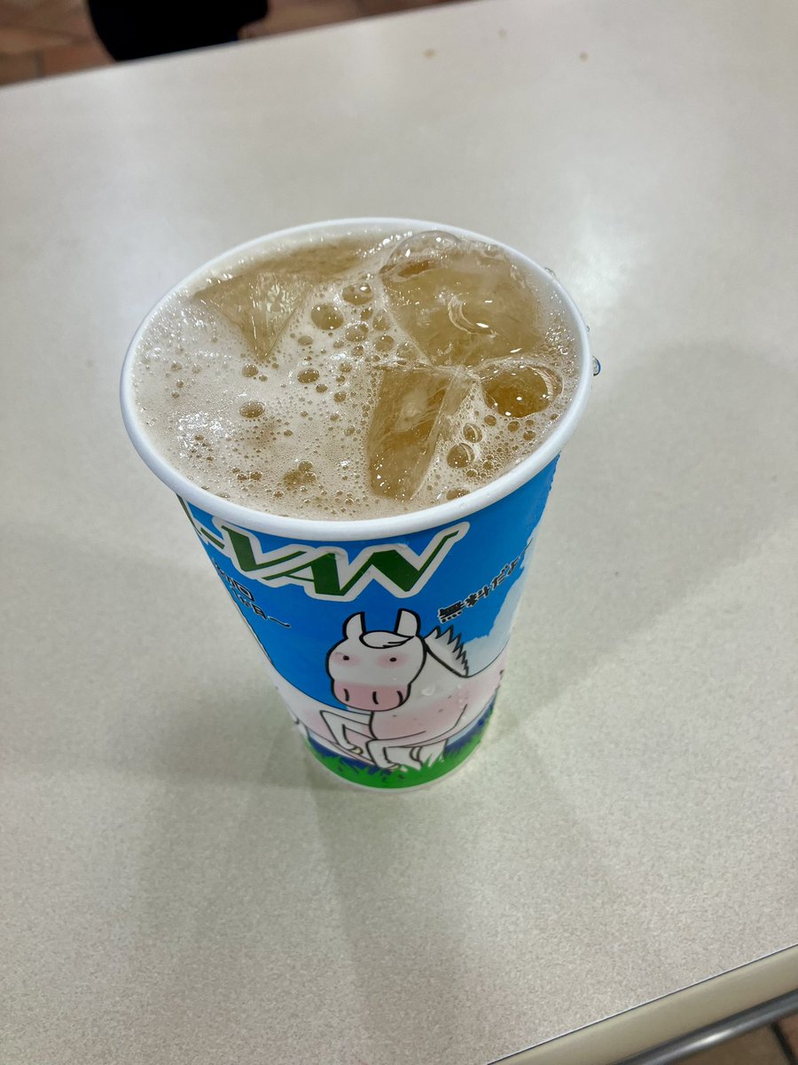 cheek_patch28's tweet image. 3連複獲れた祝い🥳

なみなみ過ぎてw
#銀だこハイボール