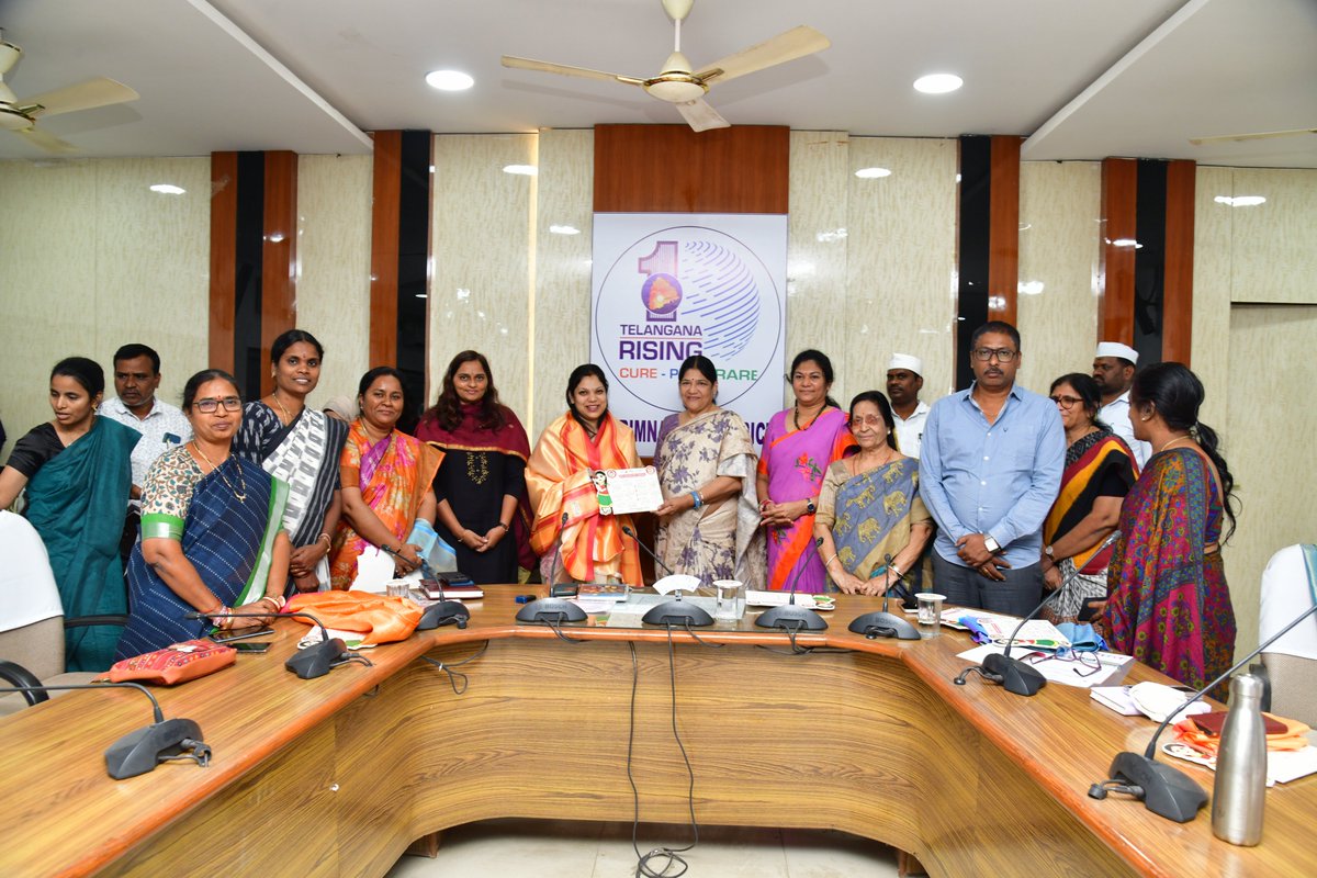 TGSCPCR held a review meeting with Karimnagar District Collector on children’s welfare, appreciating innovative programs for children, women, and migrant workers.

#TGSCPCR #ChildRights #ChildProtection #KarimnagarDistrict #DistrictCollector