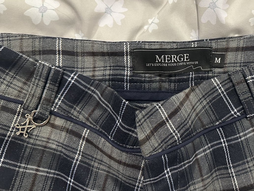 mojiwhirl's tweet photo. ส่งต่อเสื้อและกางเกง merge used once ka ไม่มีตำหนิเหมือนใหม่มาก ดูเพิ่มเติมได้น้า
💌 เสื้อ 300 (s/m)
💌 กางเกง 350 (m)
💟 นัดรับได้ตามแนว รฟฟ

#ส่งต่อเสื้อผ้ามือสอง #ส่งต่อmerge #โล๊ะตู้เสื้อผ้า #ส่งต่อgentlewoman #ส่งต่อstylist #โล๊ะตู้เสื้อผ้ามือสอง #ส่งต่อเสื้อผ้ามือ2 https://t.co/FwSMIlHl99
