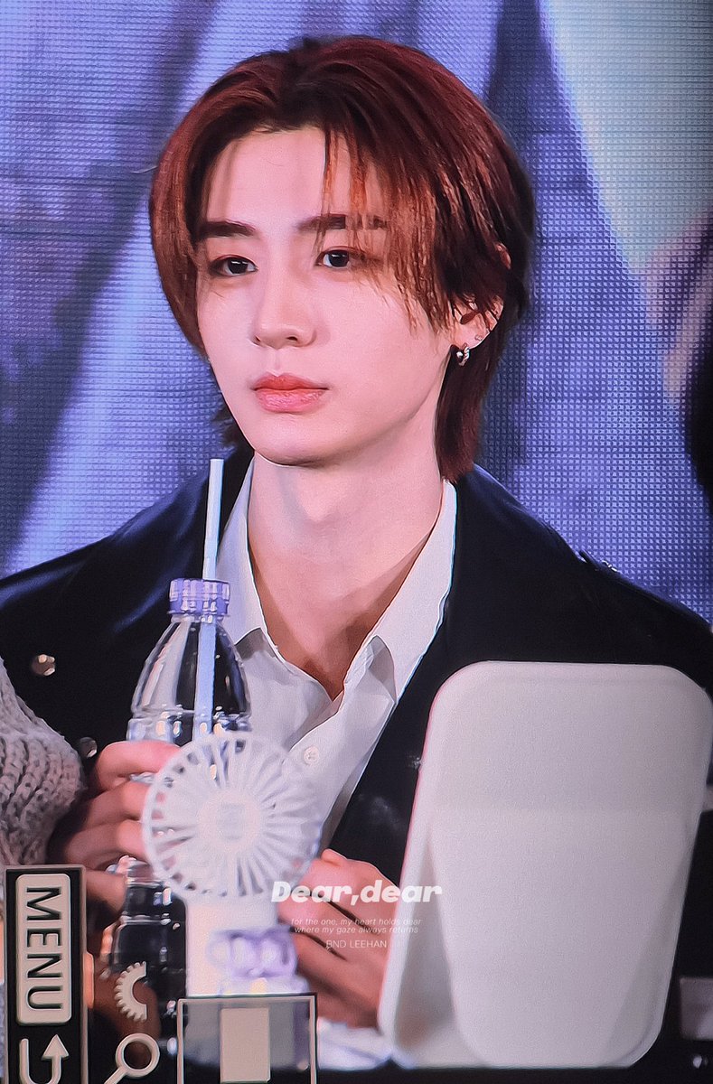 260124
염색 너무 잘 어울려서 눈물남🥹

#LEEHAN #이한 #김동현
#BOYNEXTDOOR #보이넥스트도어