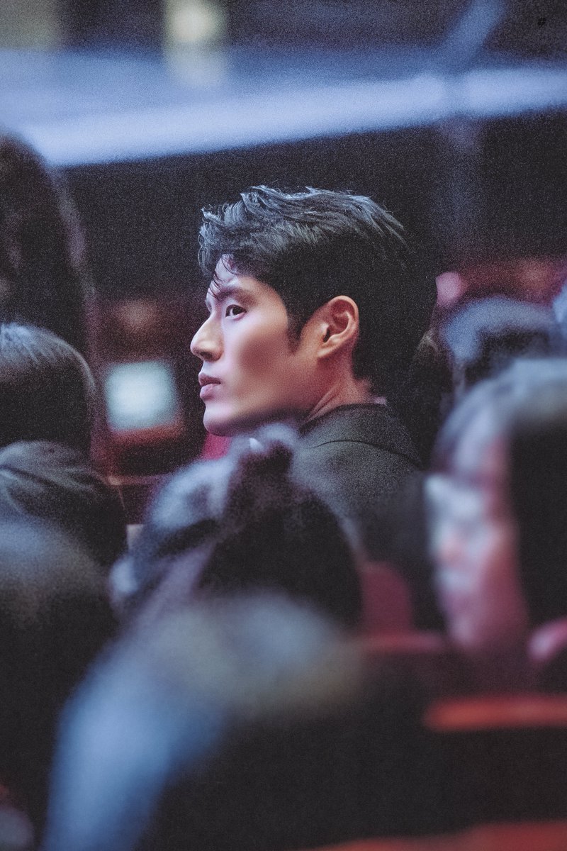 2026년 1월 19일     
제10회 한국 뮤지컬 어워즈 

#서경수 • 𝐌𝐔𝐈
— 수많은 인파 속에서도 선명한 사람