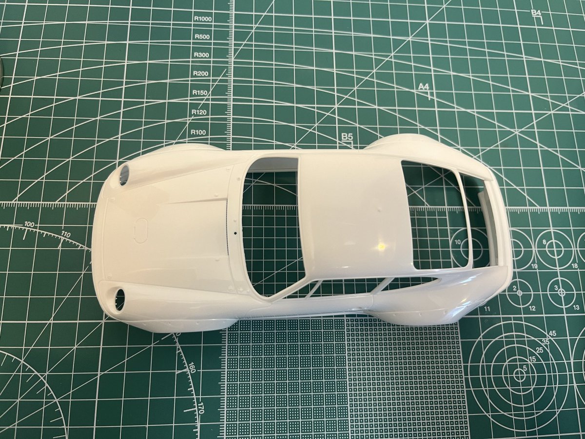 寒すぎてこたつに潜りたい店員kです🥶 #ヨルイチホビーベース です