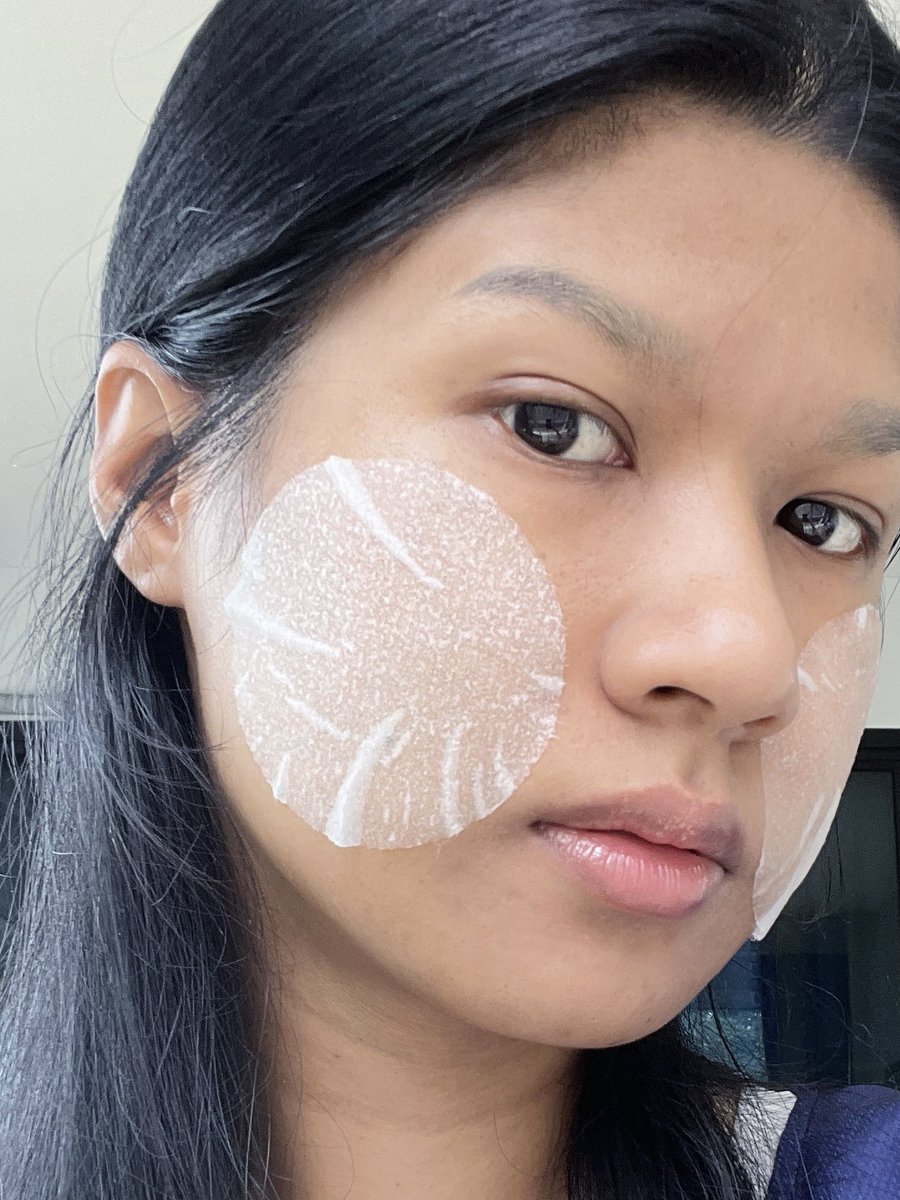 เรียกได้ว่าตั้งแต่ปี2025จน2026 คือเห็นแบรนด์ทำโทนเนอร์แพดกันเยอะมาก นี่ก็ลองใช้หลายตัว ล่าสุดลองของ Charmiss เคยใช้แต่ฝั่งเมคอัพของเค้า แต่โทนเนอร์ทำได้ดีเลย สูตร Acne ชีฟีลอ่อนโยน ทำให้ผิวแบบแข็งแรง เลิศ แผ่นกำลังพอดี ไม่หนาไม่บาง
📍 s.shopee.co.th/3B1PMpMuht
#โทนเนอร์แพด