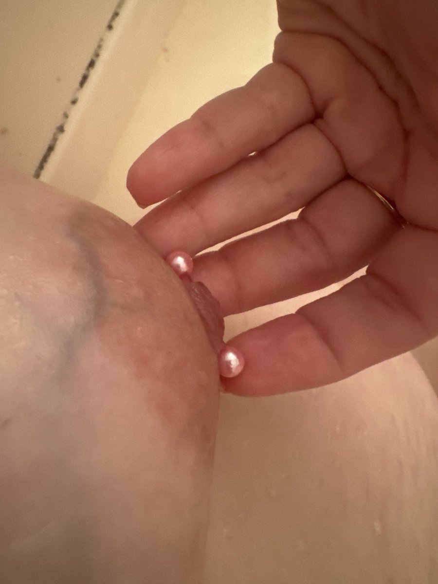 #milf #nipplepiercing #pawg

Chudai