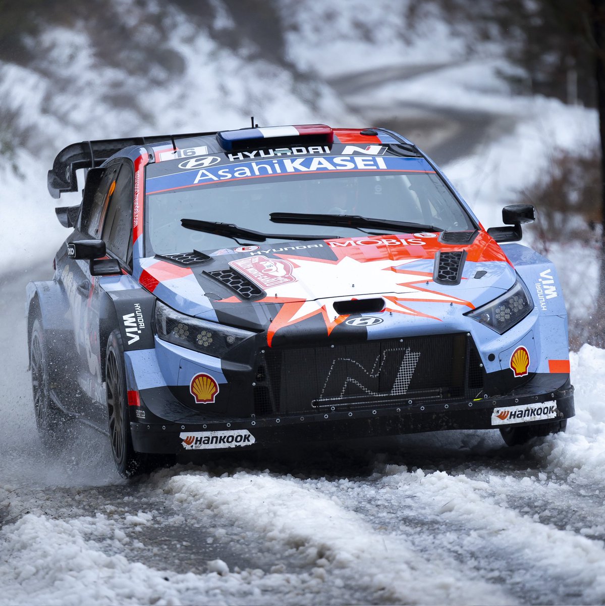 AdrienFourmaux's tweet photo. Big day to come...AGAIN ! Full ice and snow on La Bréole, 2 times 30 kilometers 🙃

Let's survive and do our best !

@HMSGOfficial https://t.co/U5QrLOkEY6