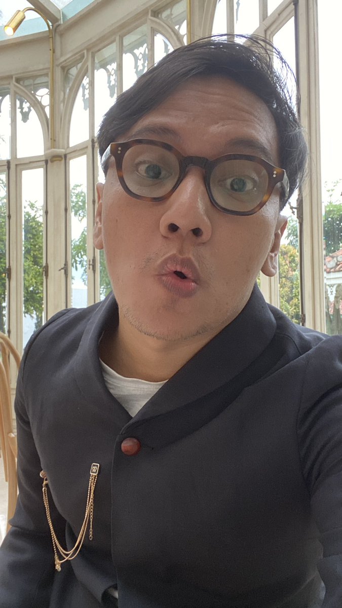 pelukbaik's tweet photo. Pulang sebentar ke Mangkunegaran..
Besok pagi pagi pulang ke rumah Jogja.. https://t.co/Nm2qhCb3Up