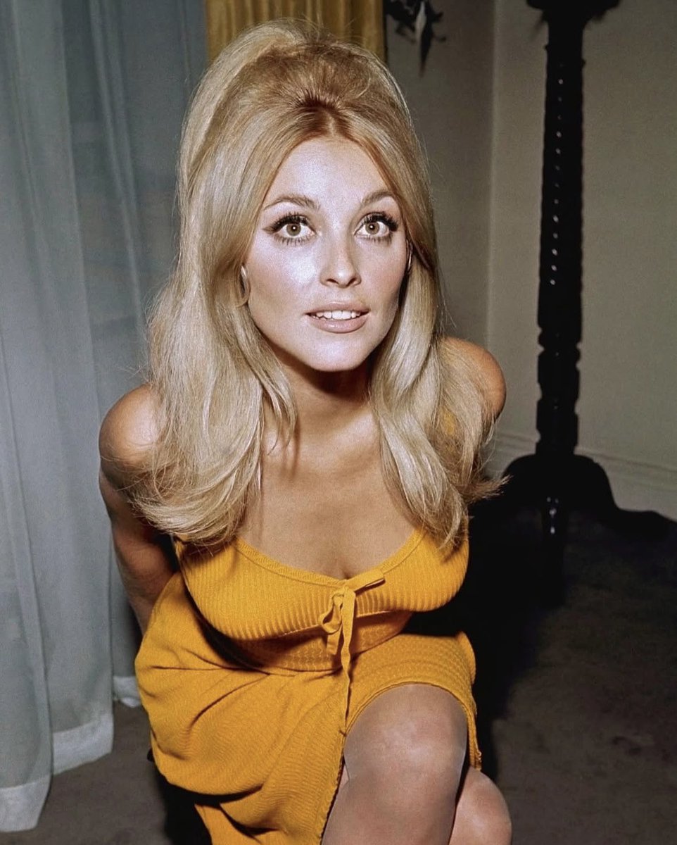 CHC_1927's tweet photo. Happy Heavenly Birthday to the ’60s icon, Sharon Tate. https://t.co/OPVFxD9lxg