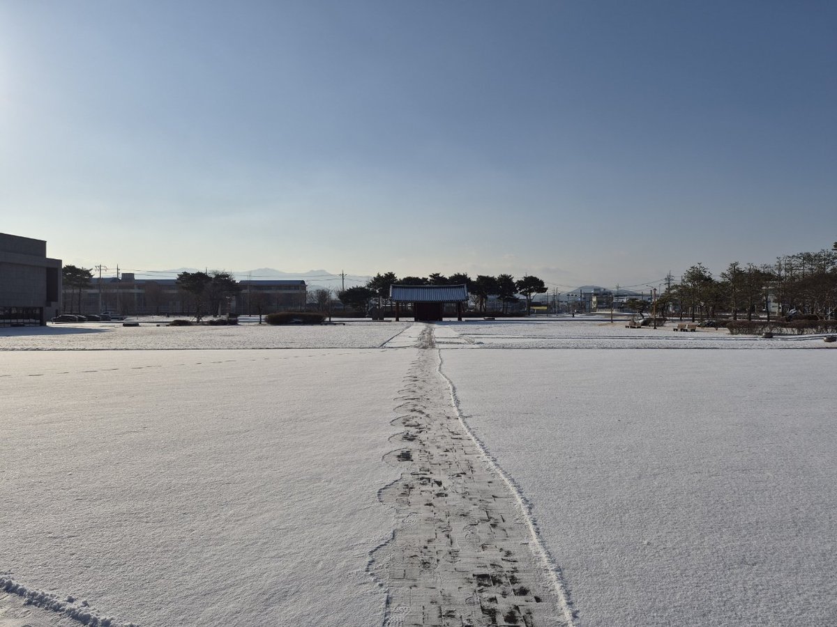 고요한 만인의총의 겨울 아침.