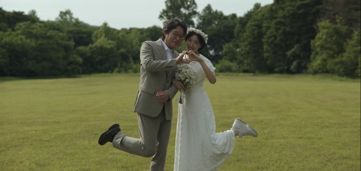 __kdramaland's tweet image. #LoveMe breaks away from sugar-coated dramas and their neat happily-ever-afters. This is the closest portrayal of what *life* is. It was a roller coaster of emotions, but glad everyone learned how to accept, forgive and grow amidst facing the coldest seasons of their lives.