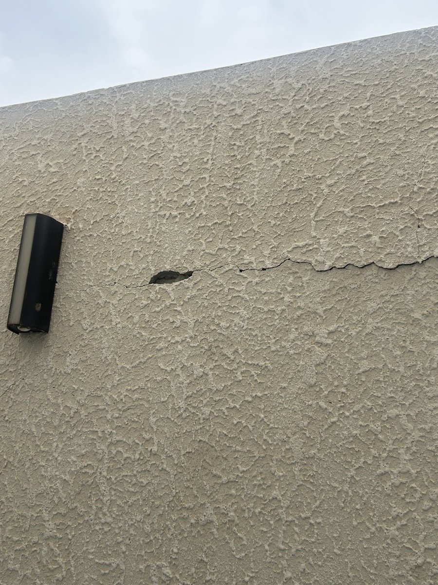 Alajelab's tweet image. - إذا تضرر الجدار من الجار : 

- الدخول على مدينتي . 
- نفاذ + رقم الهوية . 
- اختيار ايقونه بلاغ 940 . 
- بلاغ جديد . 
- اختر فئة البلاغ . 
 - آخر القائمة اختيار أخرى . 
- متابعة. 
- موقع البلاغ تحديد موقع الضرر . 
- كتابة تفاصيل الضرر الذي حصل . 
- المرفقات حد أقصى 3 صور فقط 
-…