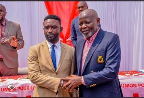 C'est avec une grande tristesse que j'ai appris le décès de notre camarade de lutte, <a href="/DiplomateRoddy/">Roddy Diplomate</a> Kanda. Mes pensées vont à sa famille biologique et politique. Qu'il repose en paix et que sa mémoire soit une source d'inspiration pour nous tous. 😭