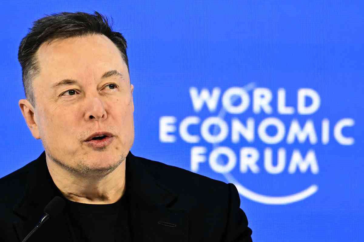 馬斯克在#達沃斯論壇上再自稱是#外星人美國太空探索技術公司（SpaceX）暨Tesla汽車公司行政總裁馬斯克（Elon Musk ）曾多次自稱外星人。他日前在瑞士達沃斯舉行的#