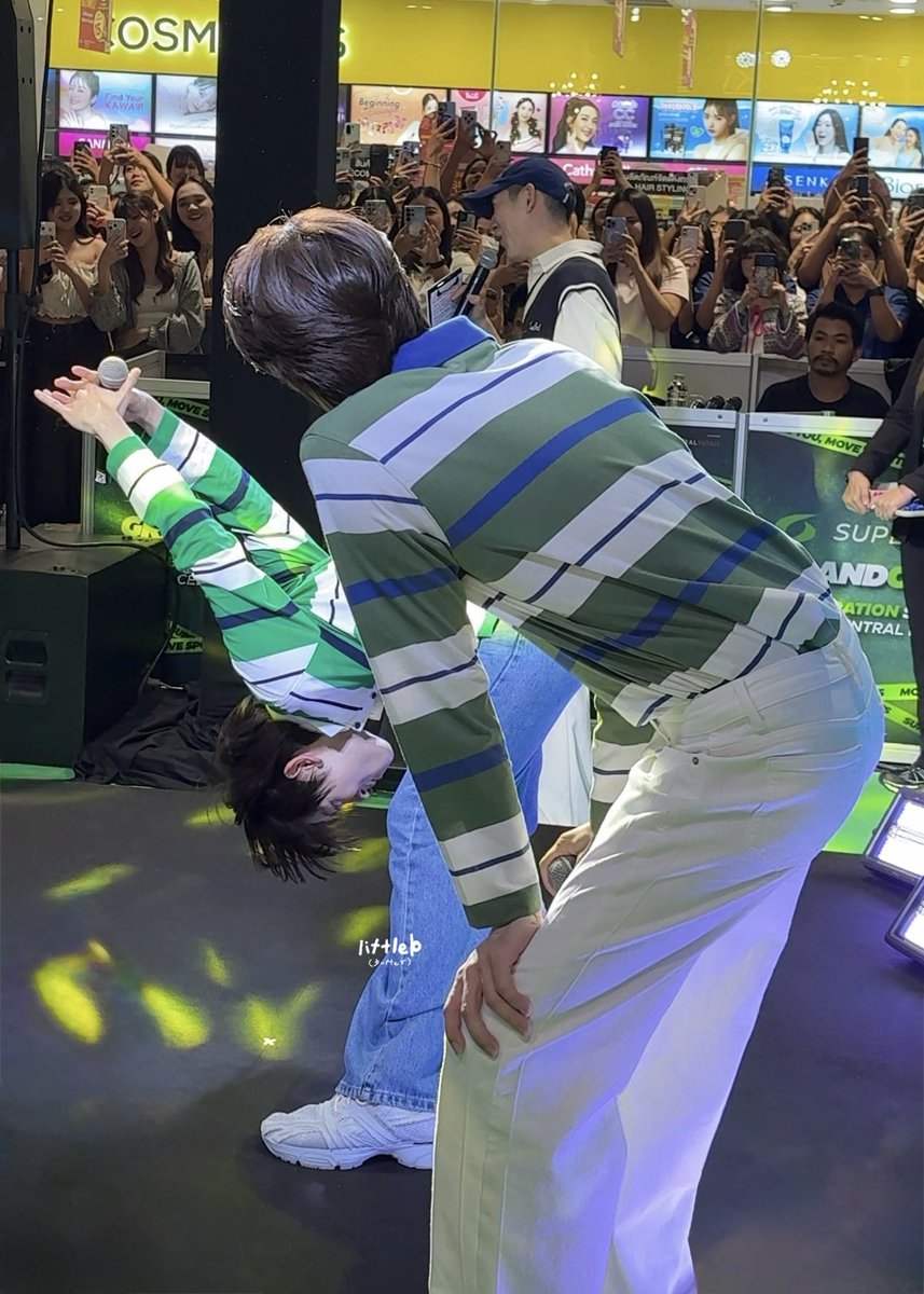 เฟิร์สอยากทำไรทำเลย ถึงแม้จะไม่มีใครดูแต่มีพี่ดู 

เฟิร์สวัน :