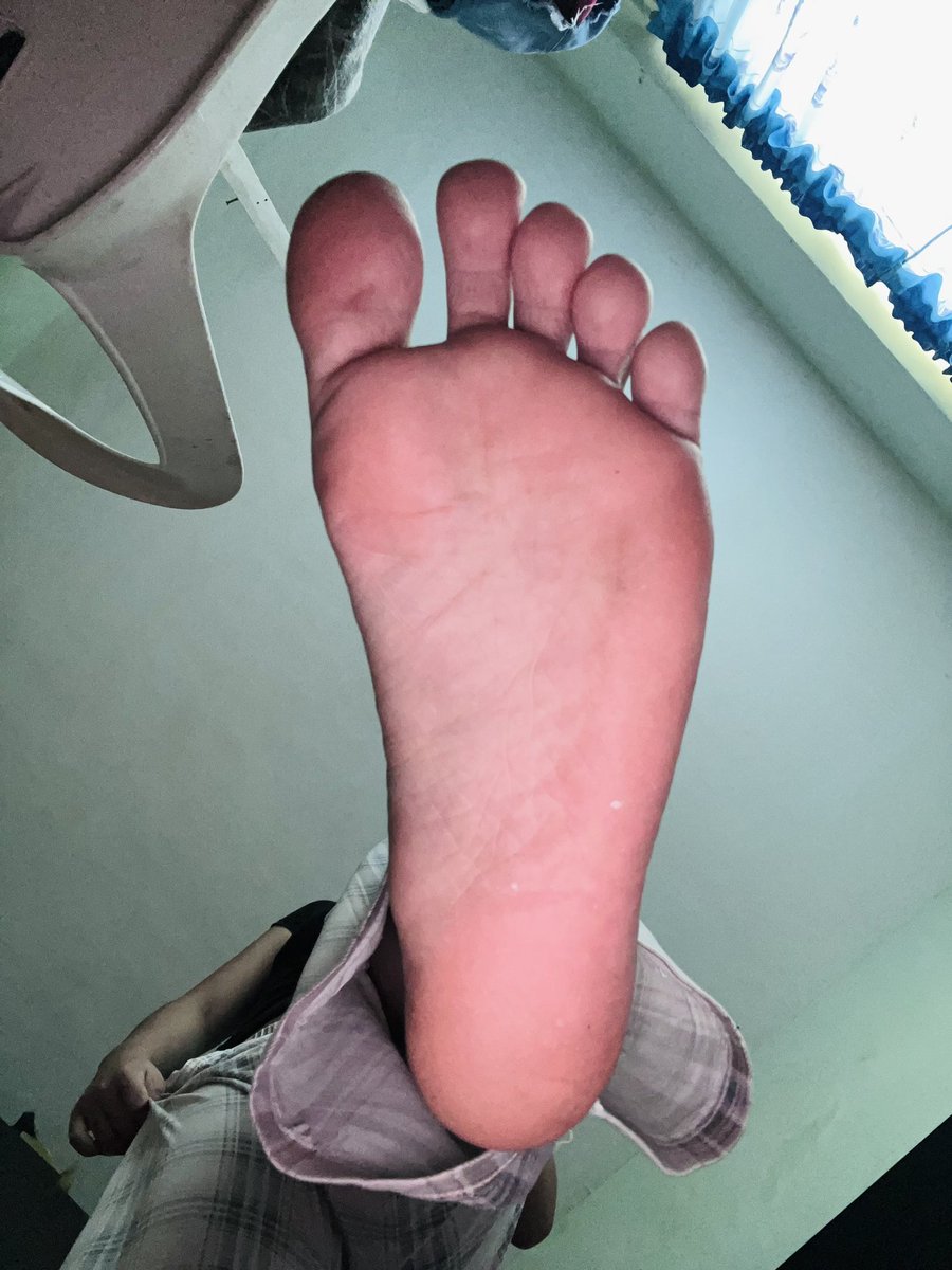 selenesoftpaws's tweet photo. @FeetFinder Worship my Asian soles 

#goddess #asiansoles #asianfeet #findom #asiangirl #prettyfeet #soles #feet #toes #giantess #femdom https://t.co/0GpBDbkKmr