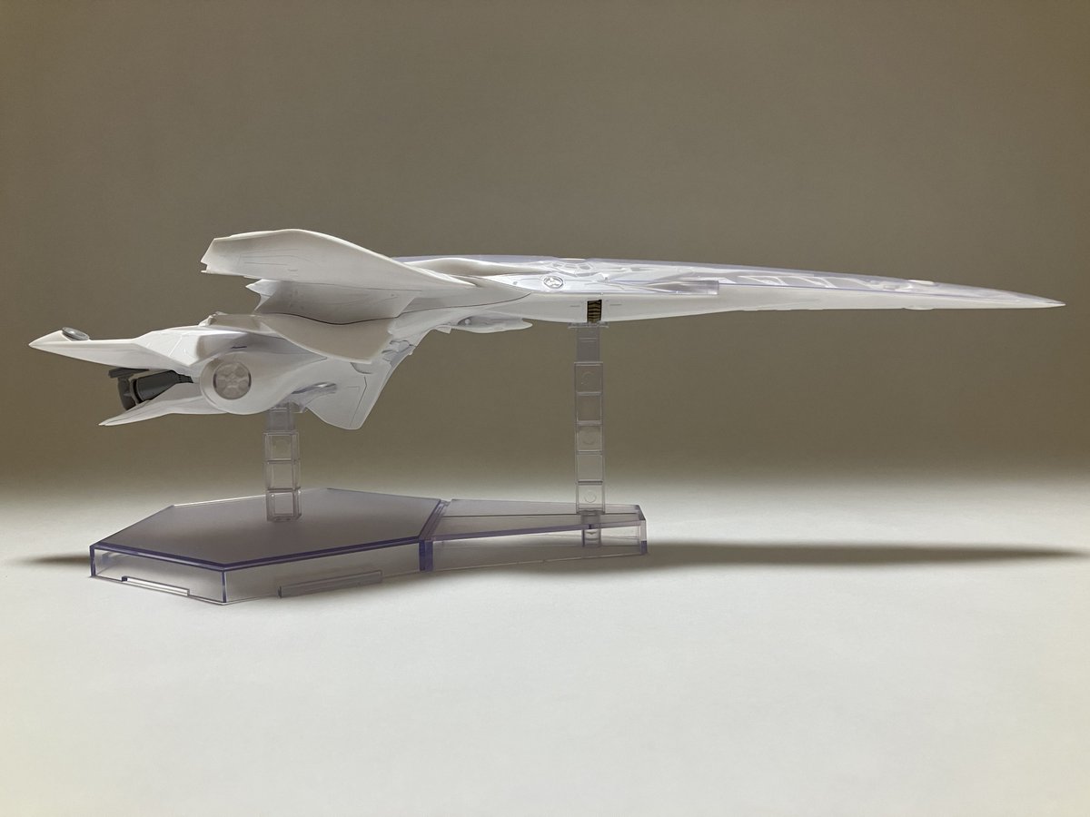 jun_7751's tweet photo. コトブキヤ　ブリュンヒルト
なんて素敵なデザイン！キットのパーツ形状や精度も良くて大満足です。購入前に製品サイズ34.5cmと知り、もっと小さくていいのになーと思ったのですが、実物を見るとむしろこれより大きくてもいいかもと思いました。
スケール1/3000は、ハセガワのコルドバと同じですね。 https://t.co/aKAYhe3mLn