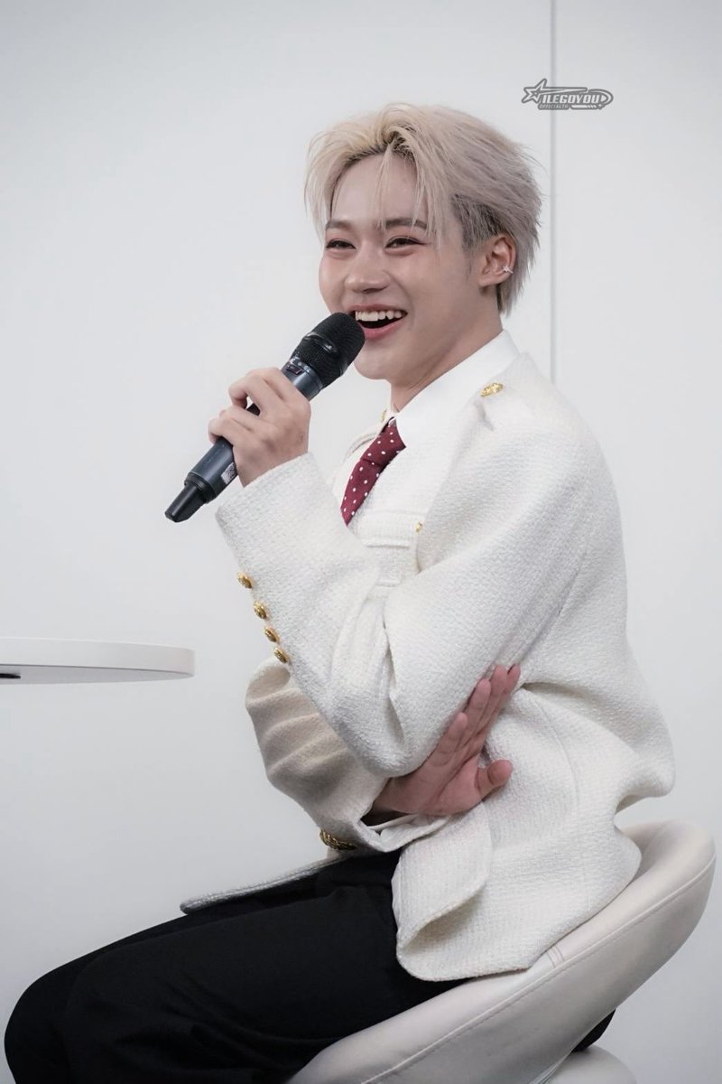 LEGO_LYKN's tweet image. LEGO WITH KATE LIVE
ลุคต้อนรับปีใหม่ กับ #KATExLEGO 🫰🏻

#KATExLego_Rapeepong
#katethailand 
#Lego_Rapeepong