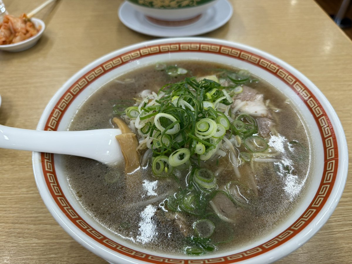 京都に来たらコレやね！
唐揚げと餃子もいただきました。
美味しゅうございましたー！！