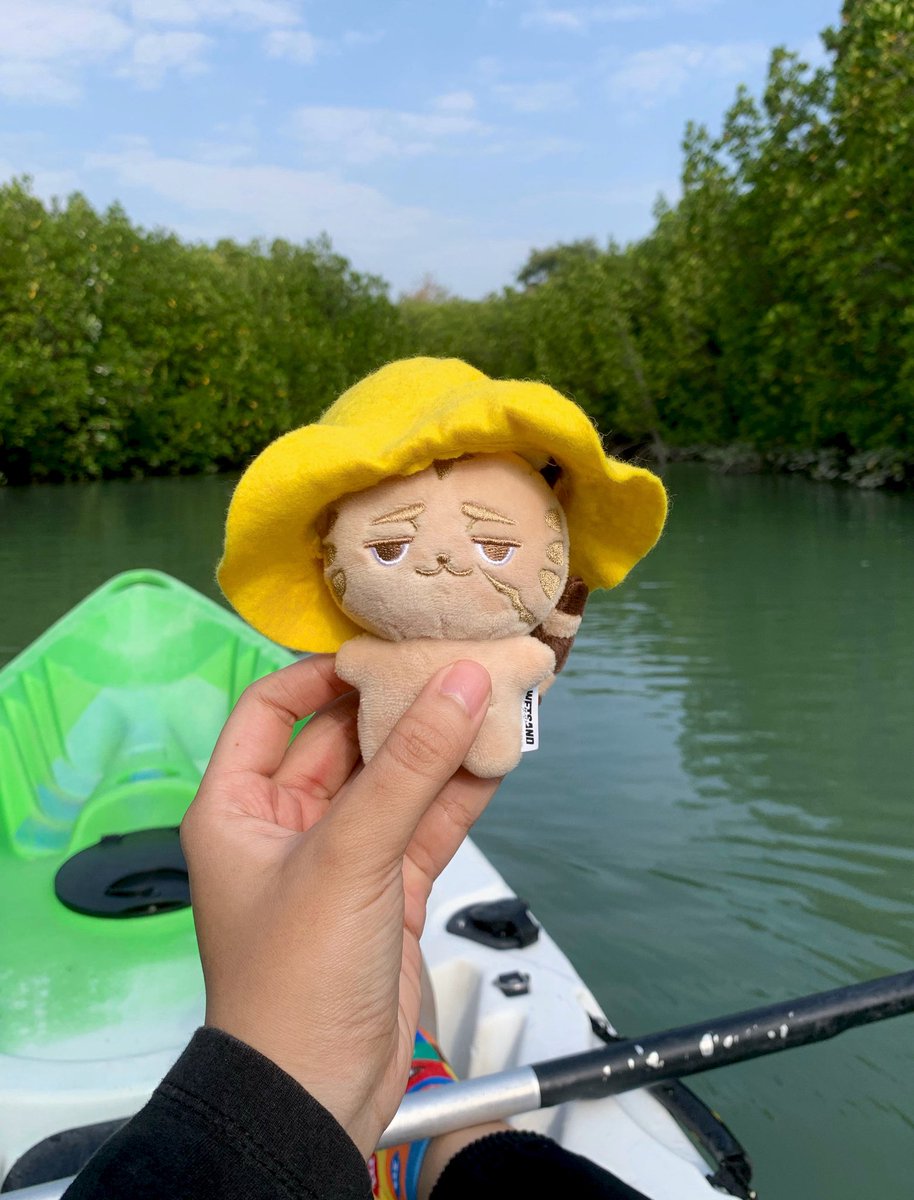 ls327888's tweet image. พาแทจุนนี่มาพายเรือคับ🚣‍♀️🍃😘💛