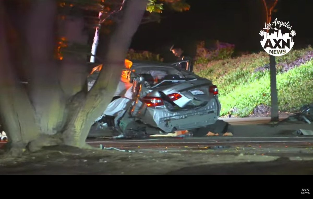 NWO4LYFE666CCP's tweet image. #ViewerDiscretionAdvised ... 
#LIVE #LA #LosAngeles #Alien on the loose 
#AXNNews - #WestChesterParkway single car accident - 1 deceased ... damns ... youtube.com/watch?v=0KsjMb…