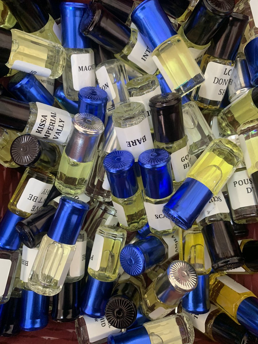 Col78013Fanta's tweet image. Huile parfumée format 3 ml à 500 F
Bonne tenue • Très demandée
📦 Vente en gros disponible
📩 Contact en DM
#businessSenegal #parfum #huileparfumeee #viral #influencer @