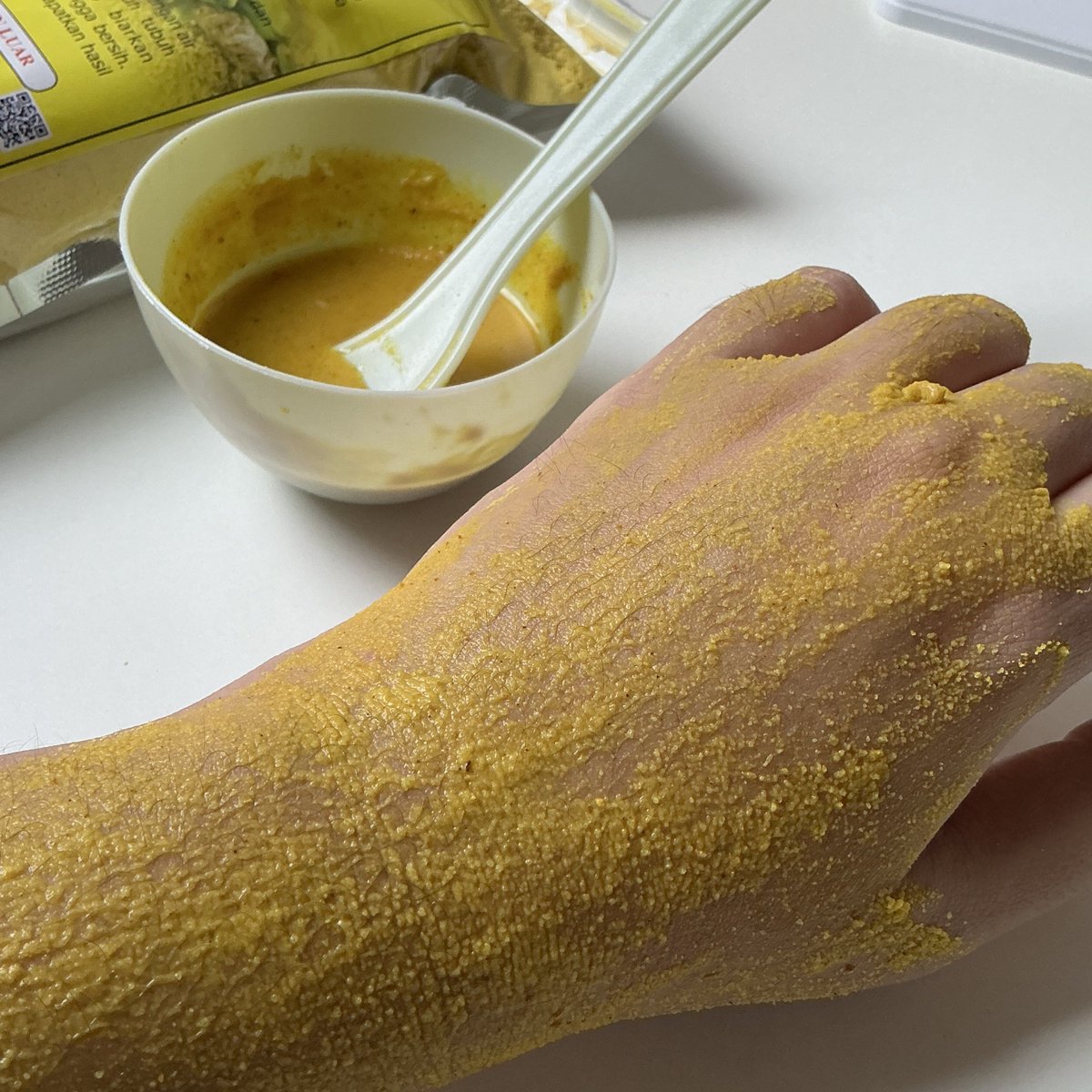 WAR IS OVER.. finally found LULUR KUNING that my mother always used in the past, no wonder kulitnya bersih bangettt sampai sekarang 😭👍