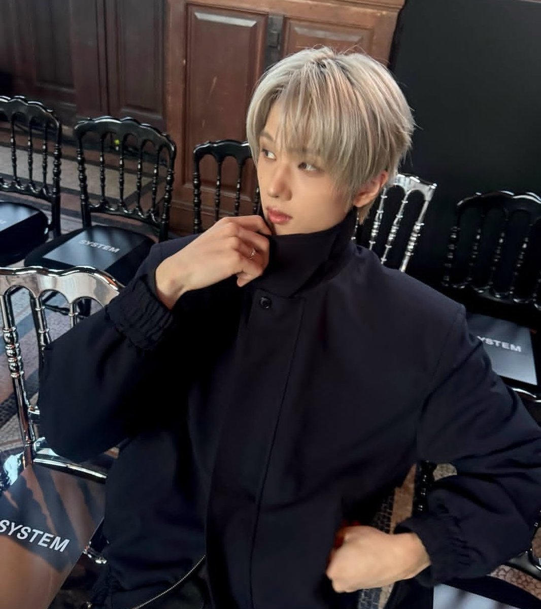 FashionistD's tweet image. Shining classy like #JISUNG 🖤✨