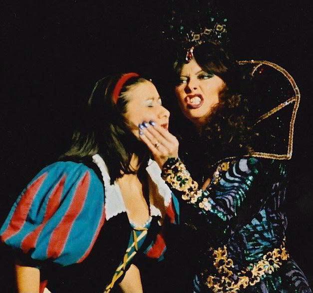 vickimichelle's tweet photo. Happy Birthday Gorgeous Hayley Tamaddon. Fab actress and Lovely Lady. Great memory when we did Snow White Panto. Obviously I was Baddie only acting !!! @hayleysoraya @itvcorrie @emmerdale @dancingonice #Grease #ChorusLine #MammaMia #SoapstarSundays #saturdaymorning https://t.co/Hz3QTDJLZb