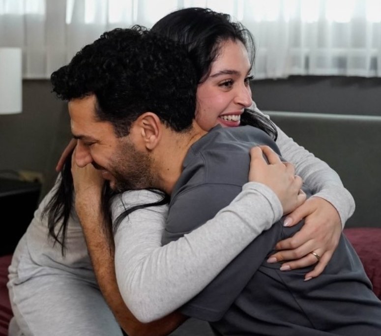 DiziNewsIta's tweet photo. Iniziamo questo sabato con dolcezza e tenerezza 🥹🥹🥹❤️‍🔥 #GüllerveGünahlar 

#ZeySer https://t.co/g20py8YyEp