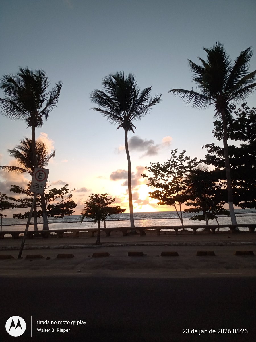 Bom e abençoado dia a todos