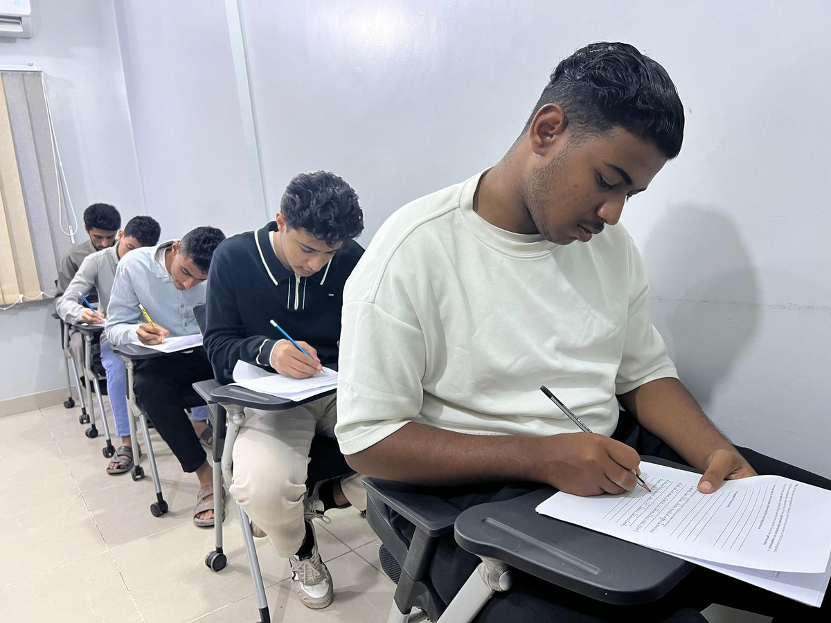 miieduye's tweet photo. اختبار دبلوم اللغة الإنجليزية المتوسط المجموعة الأولى 2025م - 2026م لعدد 15 طالب.
#رؤية_تصنع_الفرد
#خريجين https://t.co/sgkNnyMA65