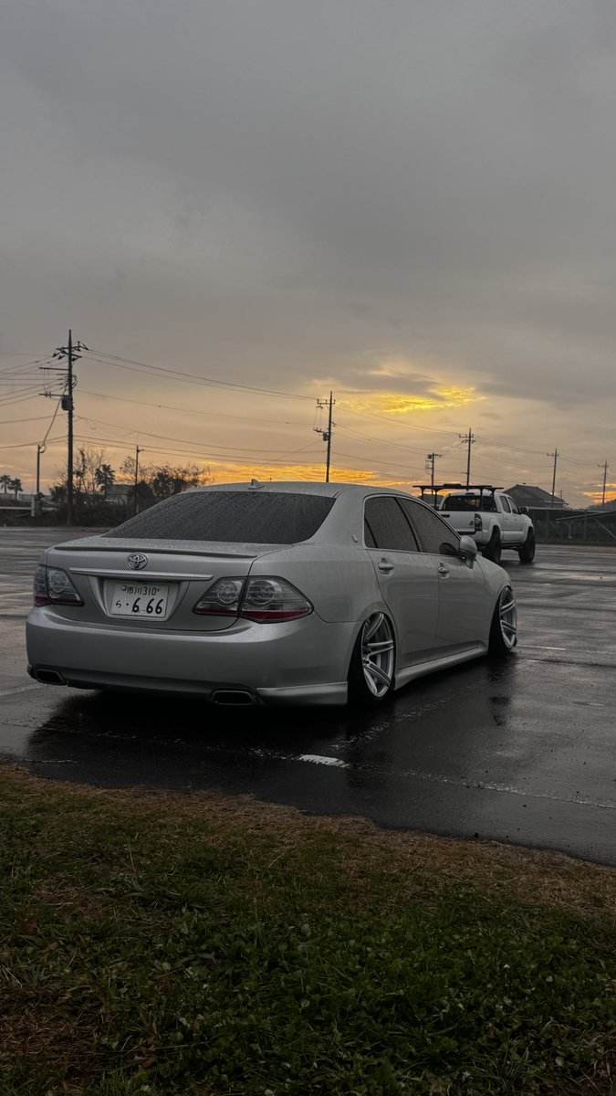 PR4NTMAN's tweet photo. セダンにドリ車ホイーヨは正義 https://t.co/kF81Jyy95N