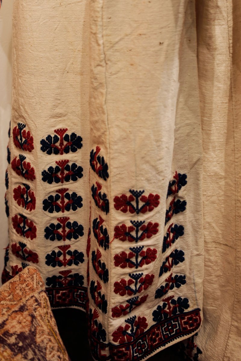 トルコ女性の民族衣装【古書】 トルコの女性の民族衣装 HISTORICAL COSTUMES OF TURKISH WOMEN - 旅